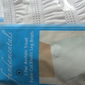 Womens Size 6 Brief Cut Underwear